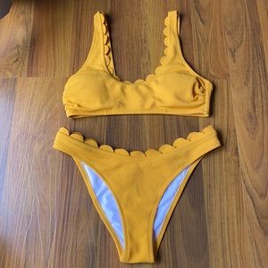 Cupshe Scalloped Bikini Set Size Small